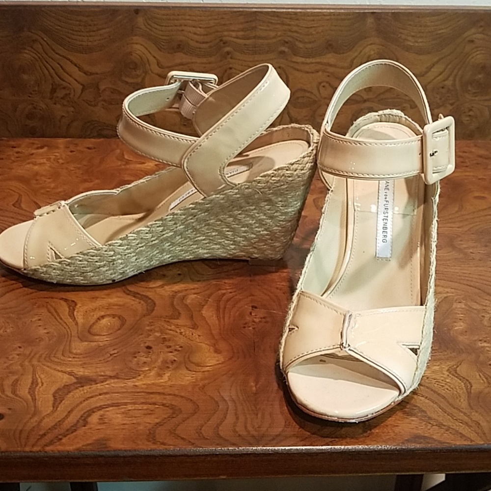 Diane Von Furstenberg Cream Woven Wedges
